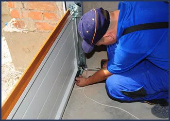 Neighborhood Garage Door Plano, TX 972-426-3366 - cont-door-instiallation-t-22-gr-23m